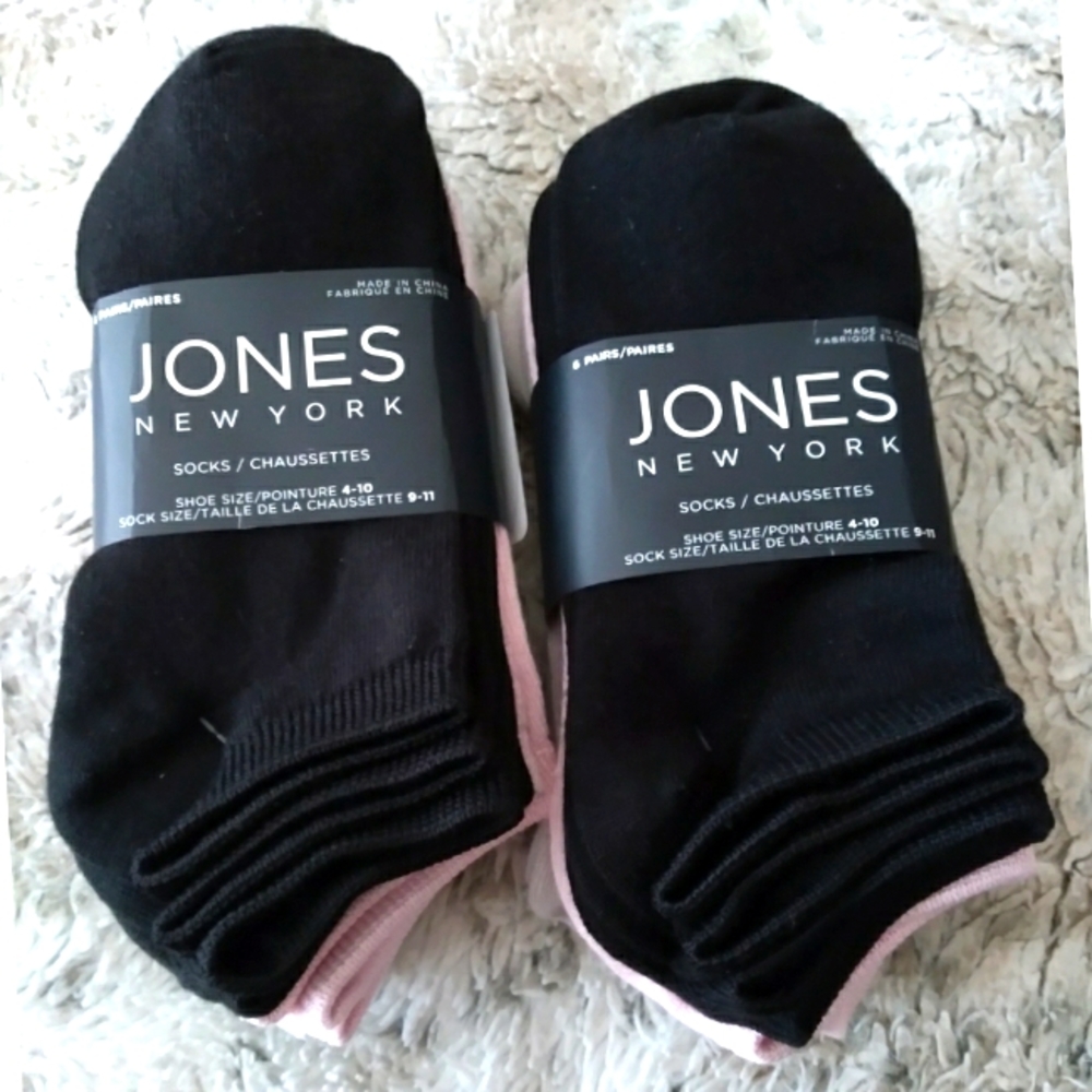 ❤NWT Women's JNY Sock Bundle